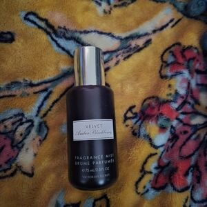 *RARE* Victoria's Secret Velvet Amber Blackberry Fragrance Mist